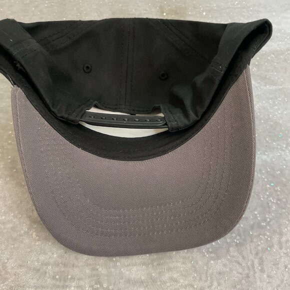Caterpillar CAT Equipment Hat Peoria IL Black & Gray Snapback Cap Trucker NEW - Picture 8 of 8